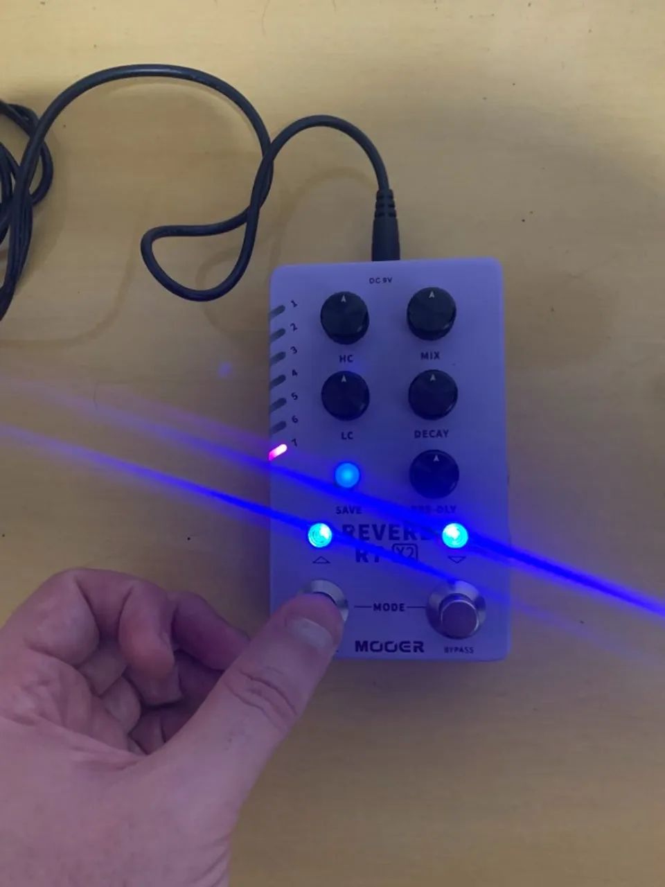 Pedal Mooer Reverb R7 X2 em excelente estado c/ caixa, manual