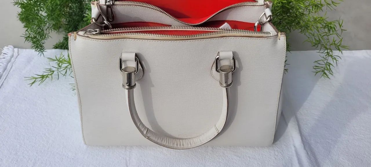 Bolsa shutz branca, couro, grande. - Foto 3