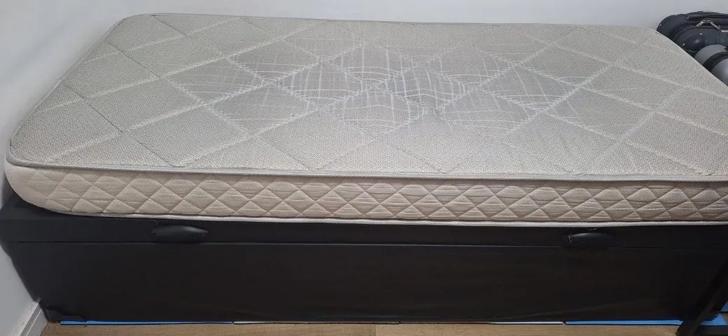 Colchão e cama box baú solteiro