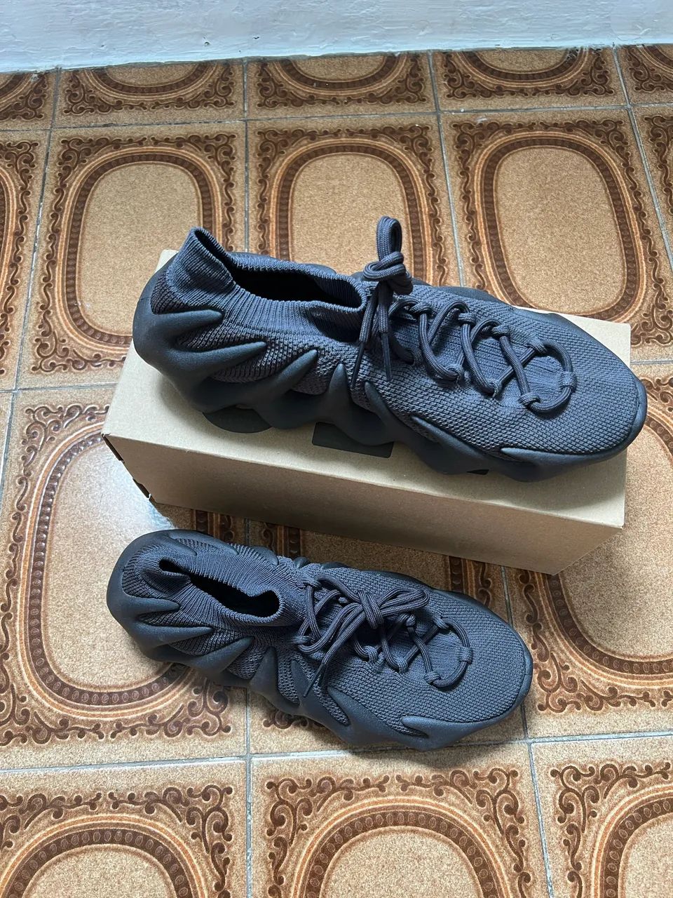 Tênis Yeezy 450 Preto Original com Caixa - BR44 - Foto 2