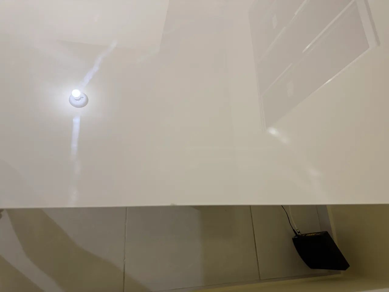 Mesa tampo de vidro com pés em madeira maciça  - Foto 2