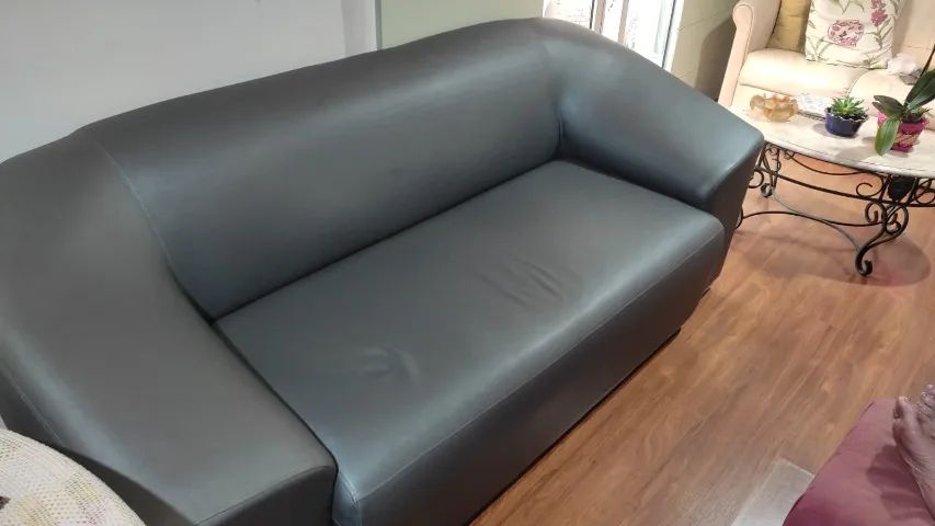 Sofá Confortável 3 Lugares - Reformado e Ótimo Estado - Foto 2