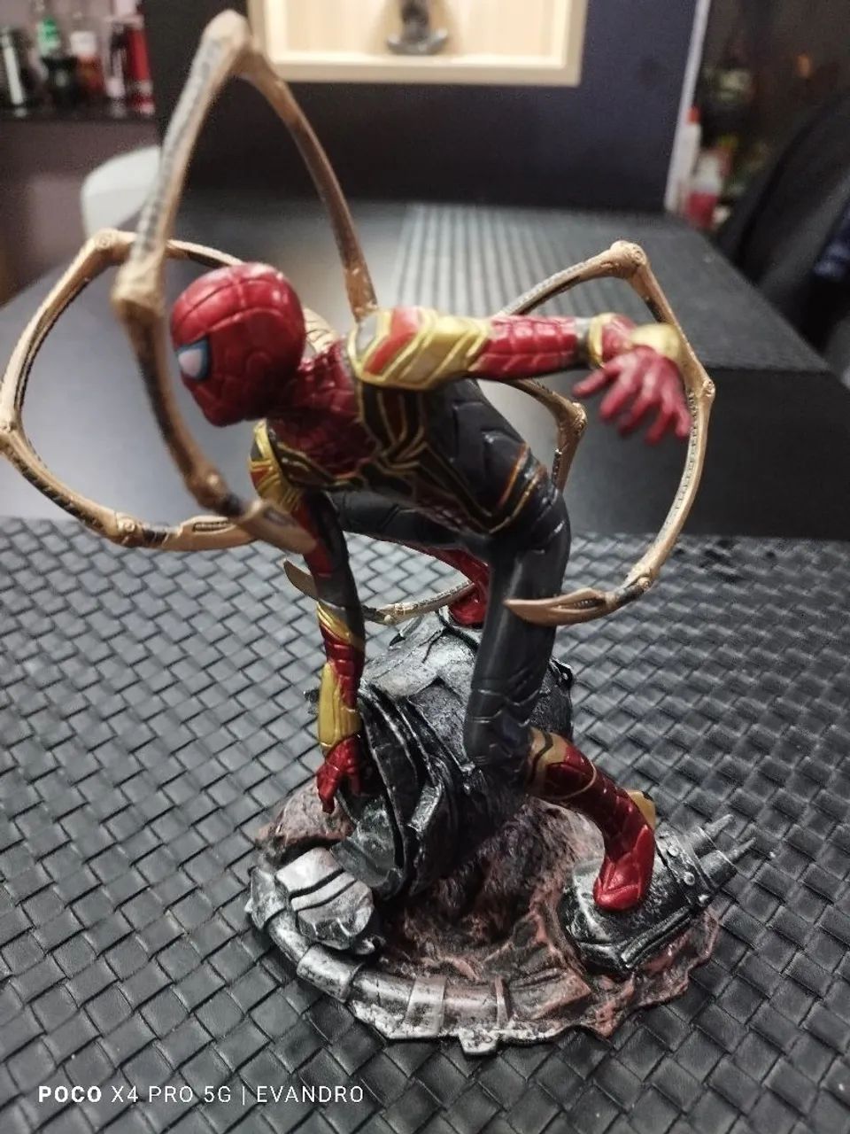 Estátua Homem-Aranha  - Foto 3
