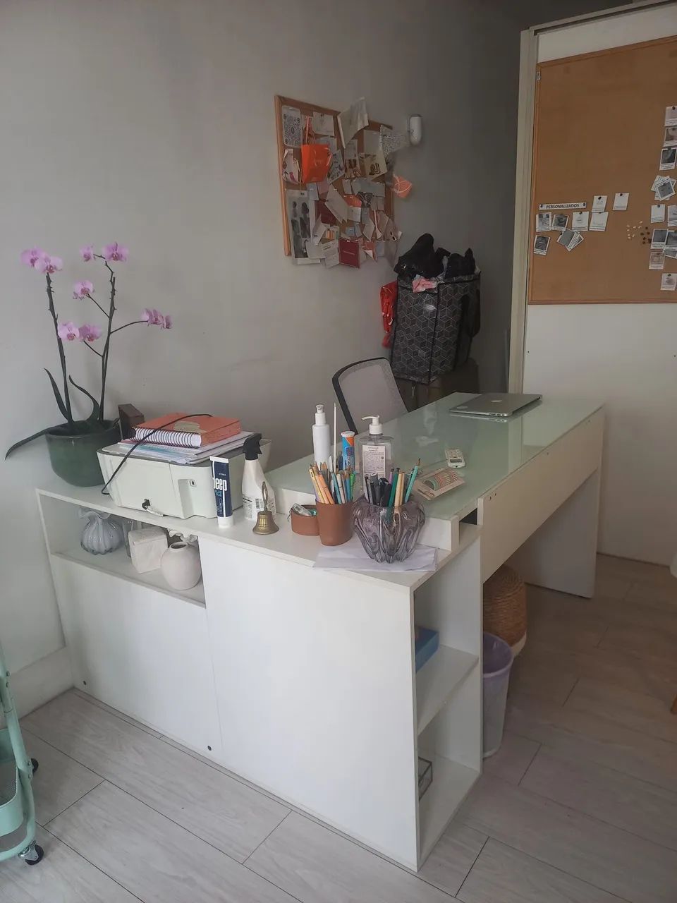 MESA DE ESCRITÓRIO COM TAMPO DE VIDRO TOK STOK
