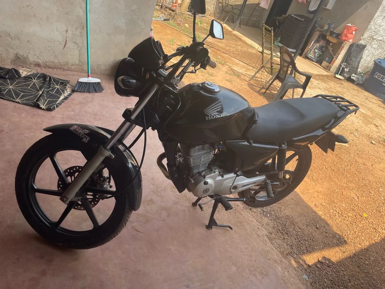 Titan 150