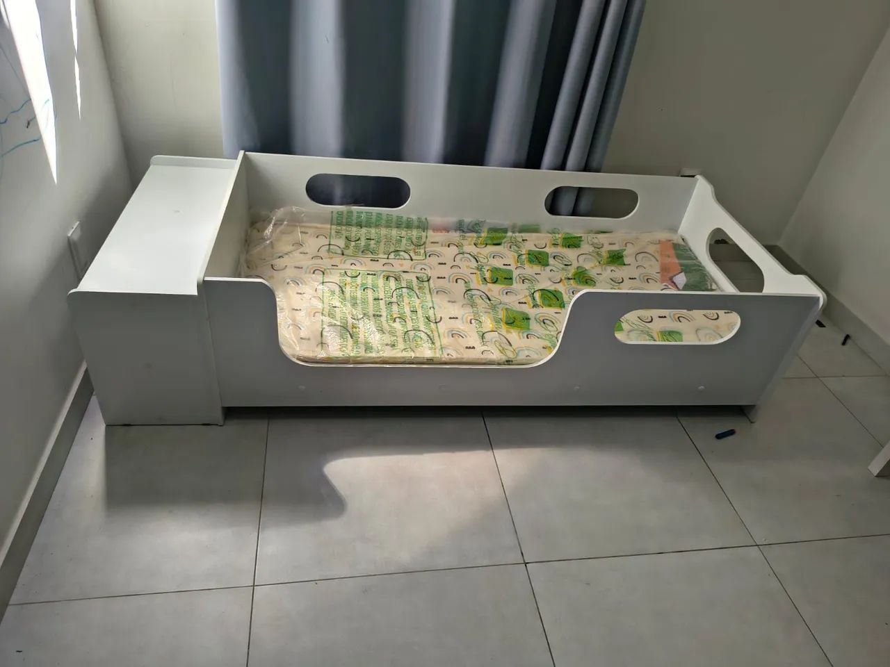 Cama infantil com colchão 