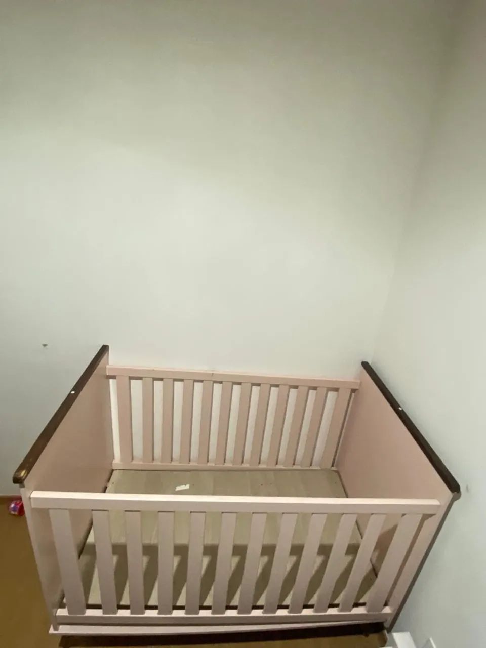 Berço para bebê em excelente estado!