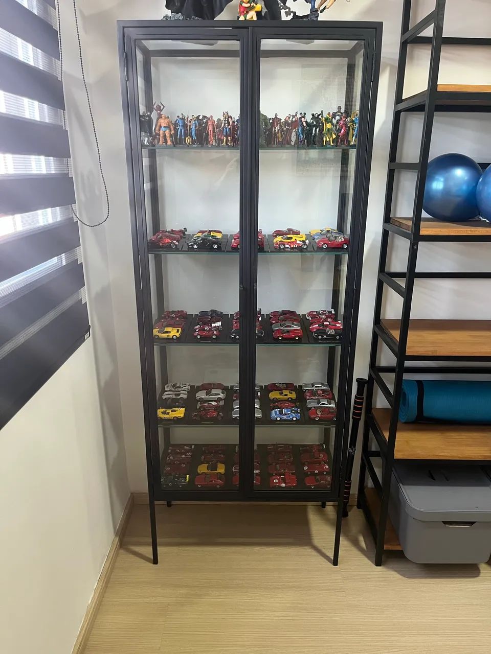 Ferrari Collection + Marvel Figurines + Cristaleira - Foto 4