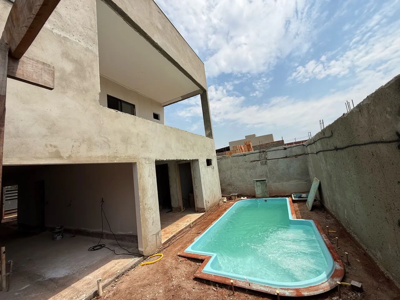 Sobrado em Acabamento ou Finalizado 