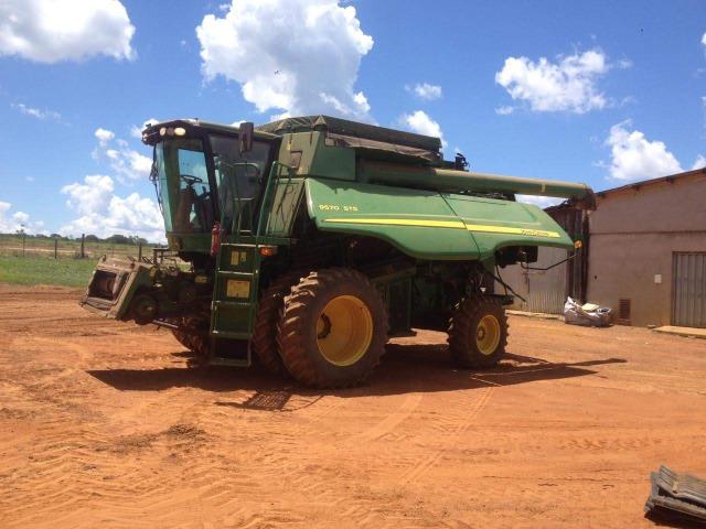Colheitadeira John Deere 9570