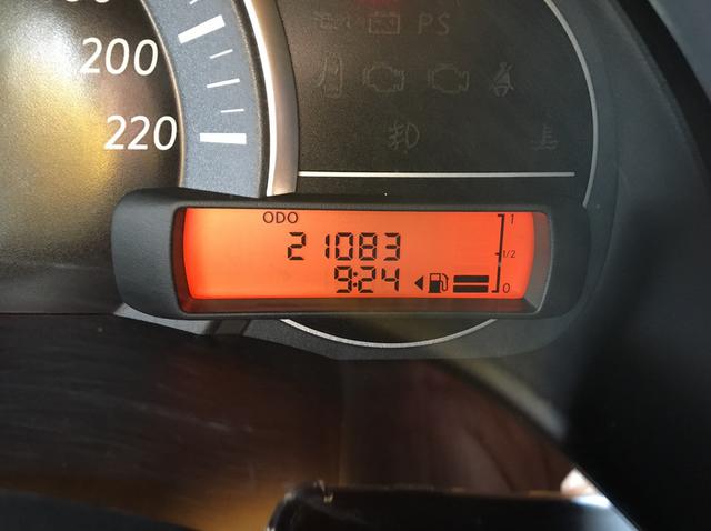 Nissan March SV 1.0 17/17 - Foto 8