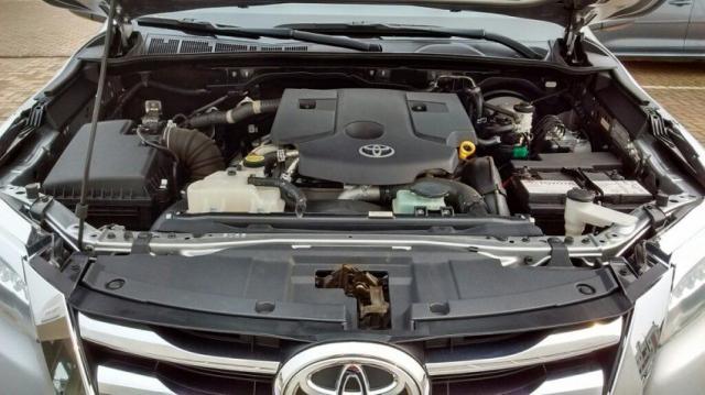 TOYOTA SW4 SRX 4X4 2.8 TB 5LUG AT Prata 2016/2016 - Foto 12