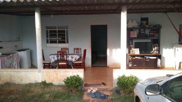 Casa Sol Nascente com asfalto, água, Luz