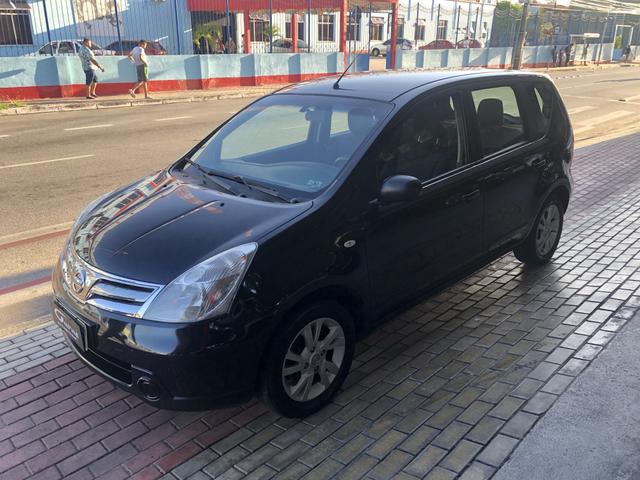 Nissan Livina 2013 completa( muito nova)
