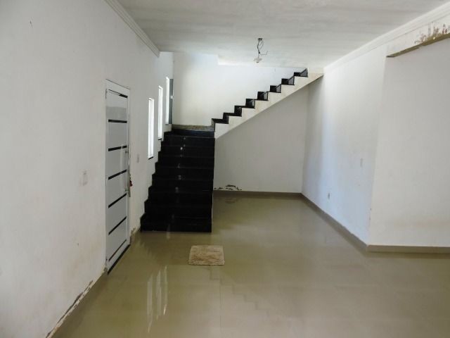 Òtimo sobrado com 5 quartos,2 suítes,closet,em lote de 750m² !!! - Foto 4