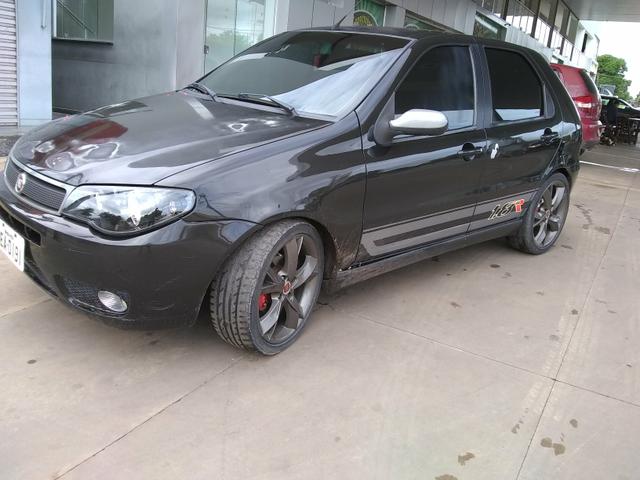 Vende se um Palio 1.8R