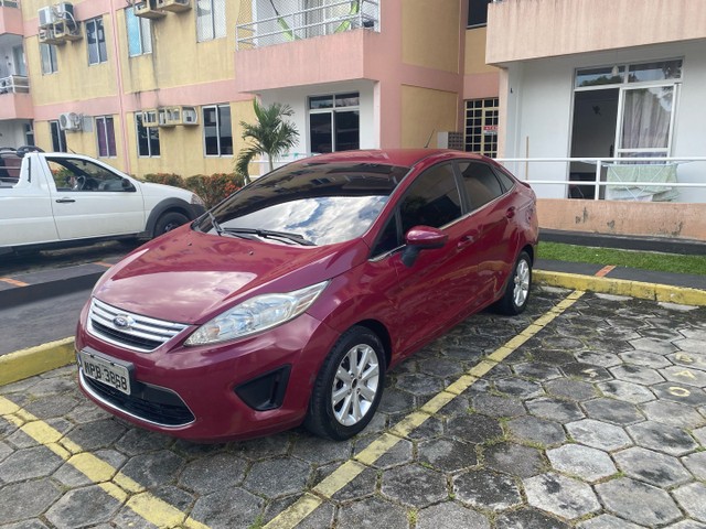 VENDO NEW FIESTA SEDAN 1.6 16V 2011