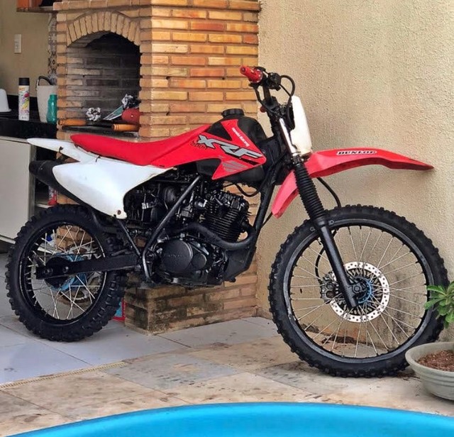 MOTO DE TRILHA NX200