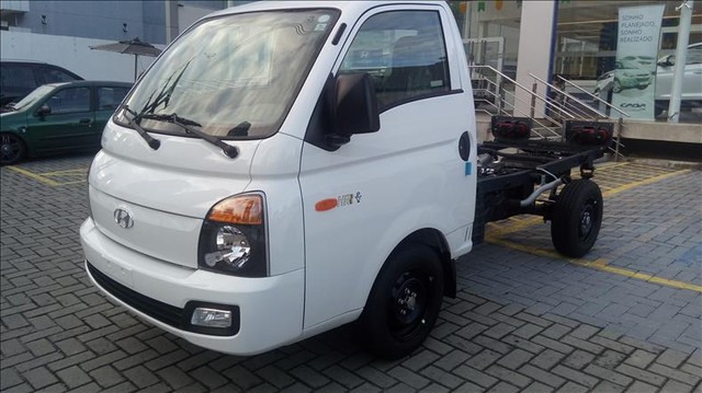 HYUNDAI HR 2.5 LONGO SEM CAÇAMBA 4X2 16V 130CV TUR