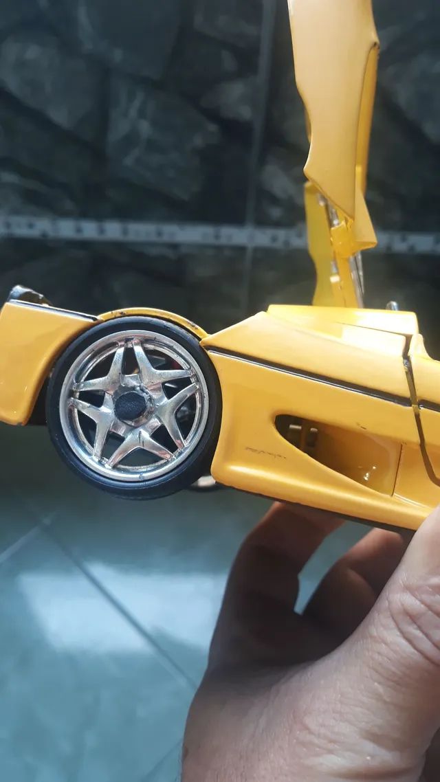 Sucata  Ferrari f50 escala 1/18 para restauro diorama makete ou aproveitamento de peças
