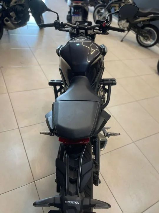 Honda CB 650R 2023 - Impecável - Foto 4