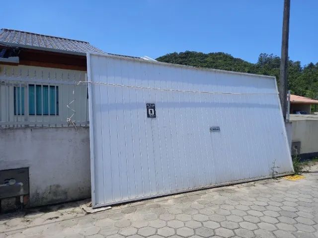 Portão de Garagem de Alumínio Branco Reforçado - Modelo de Correr - Foto 2
