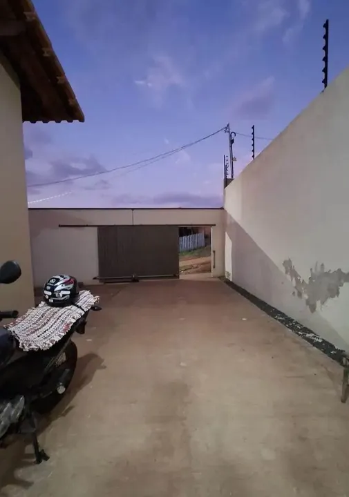 Casa com garagem e quintal - Riacho Fundo 2