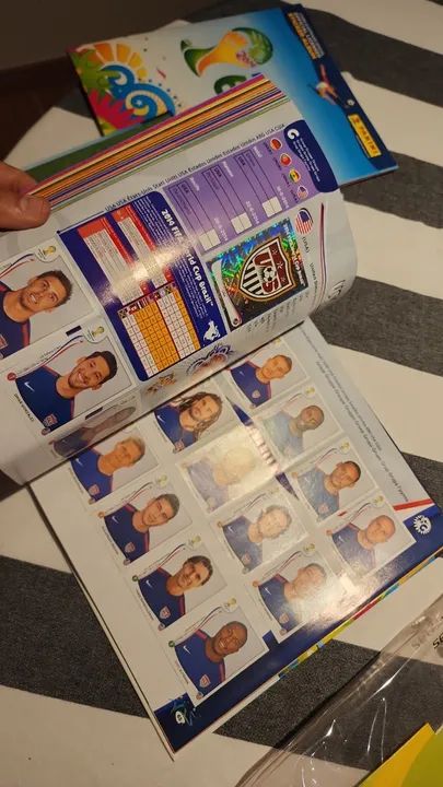 Álbum da Copa 2014 do Brasil completo em capadura - Foto 2