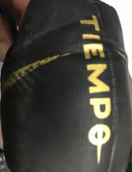 Chuteira NIKE  Tiempo campo. Semi NOVA ! N° 38 - Foto 6