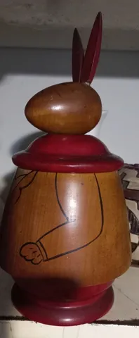 Pote de madeira torneadas com tampa
