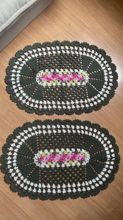 Kit com 2 Tapetes de crochê 