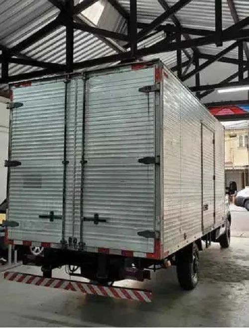 Iveco Daily 35s14 ano 2015 bau seco - Foto 13