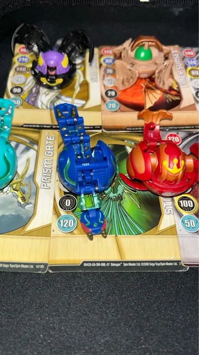 6 bakugans 11 cartas e 3 chaveiros. - Foto 4