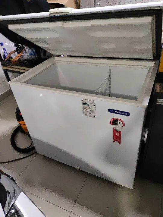 Freezer Horizontal - Marca Metalfrio - Excelente Estado - Foto 2