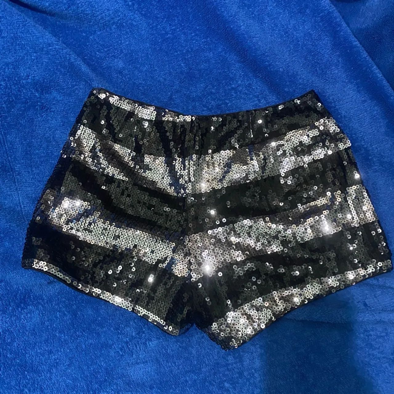 Shortinho Paetê Forever 21 - Foto 2