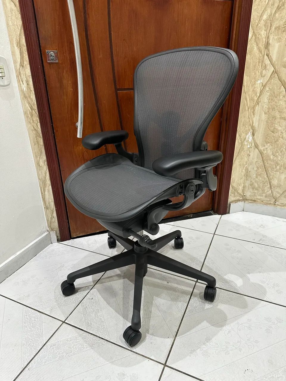 cadeira herman miller new aeron B completa Cadeiras de