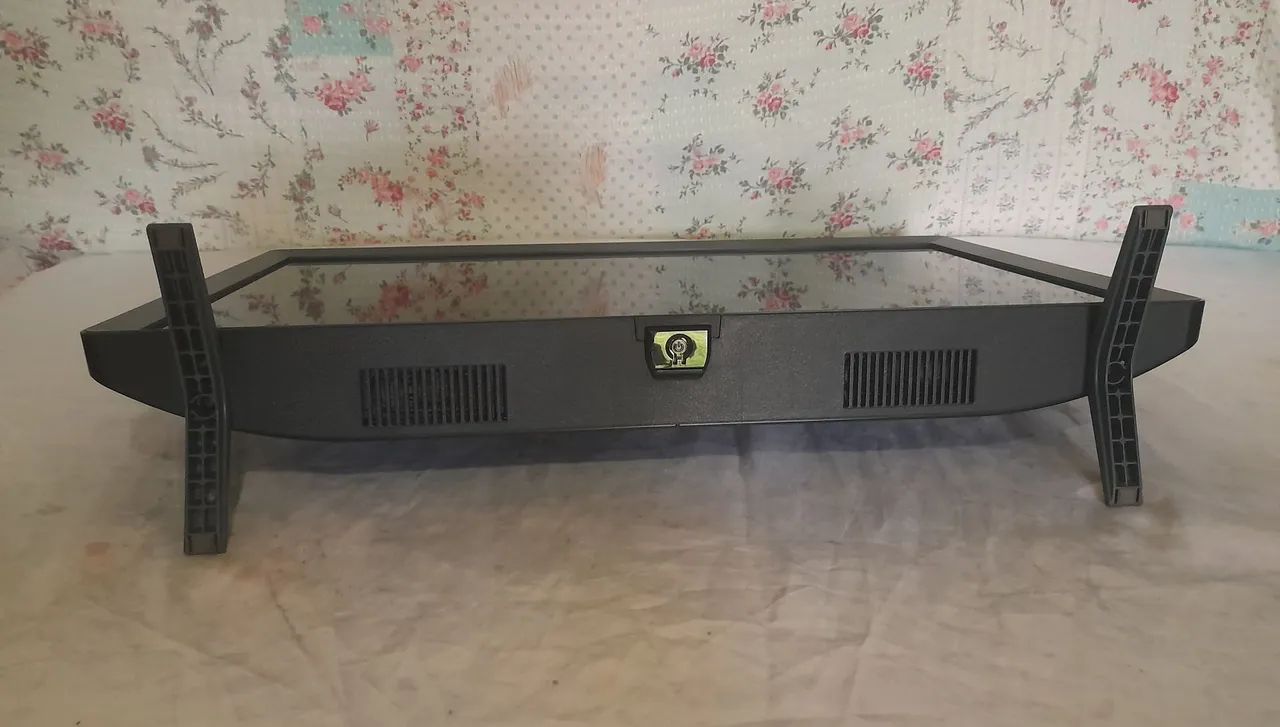 LG 24-inch Smart TV!!64167722856579123