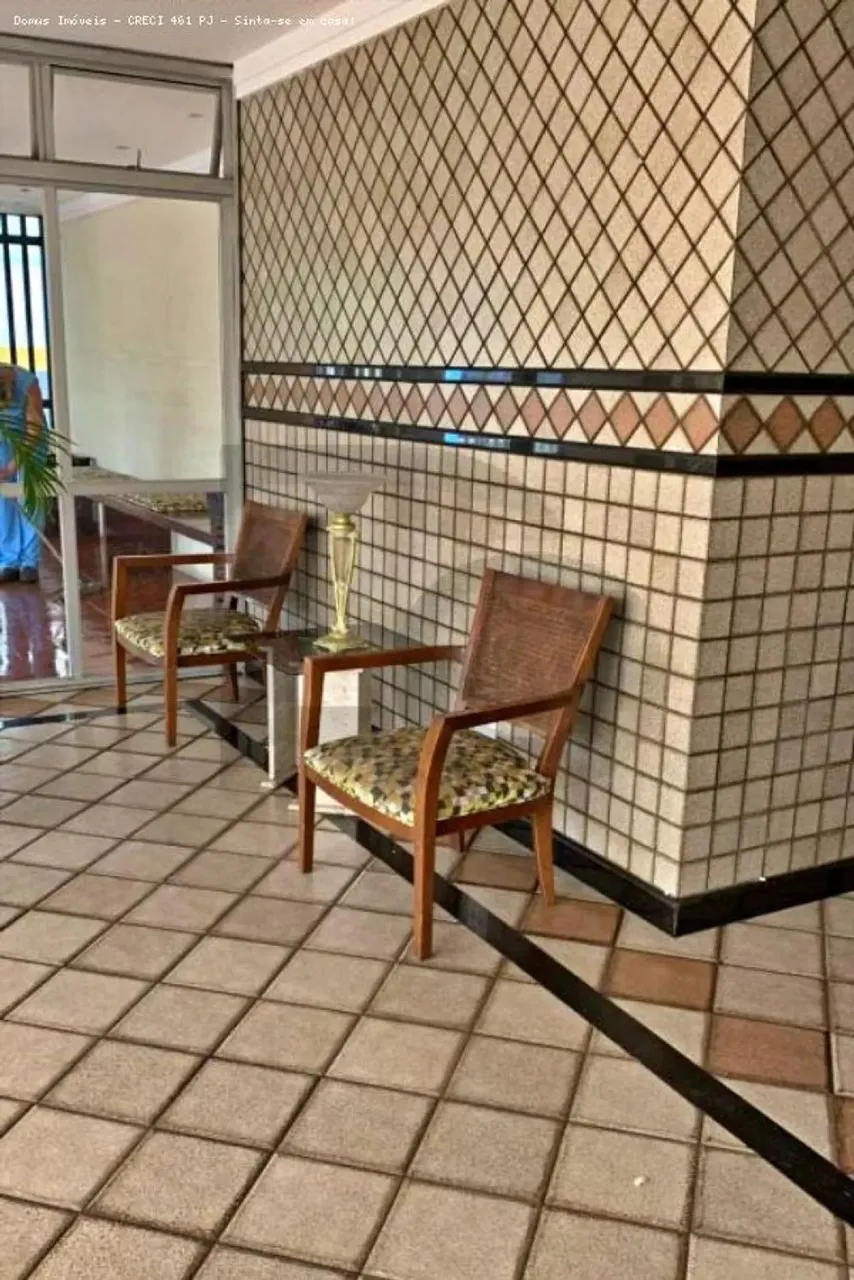 Apartamento no Edifício Louvre com 4 Quartos, Lazer, Varanda, Garagem e DPE