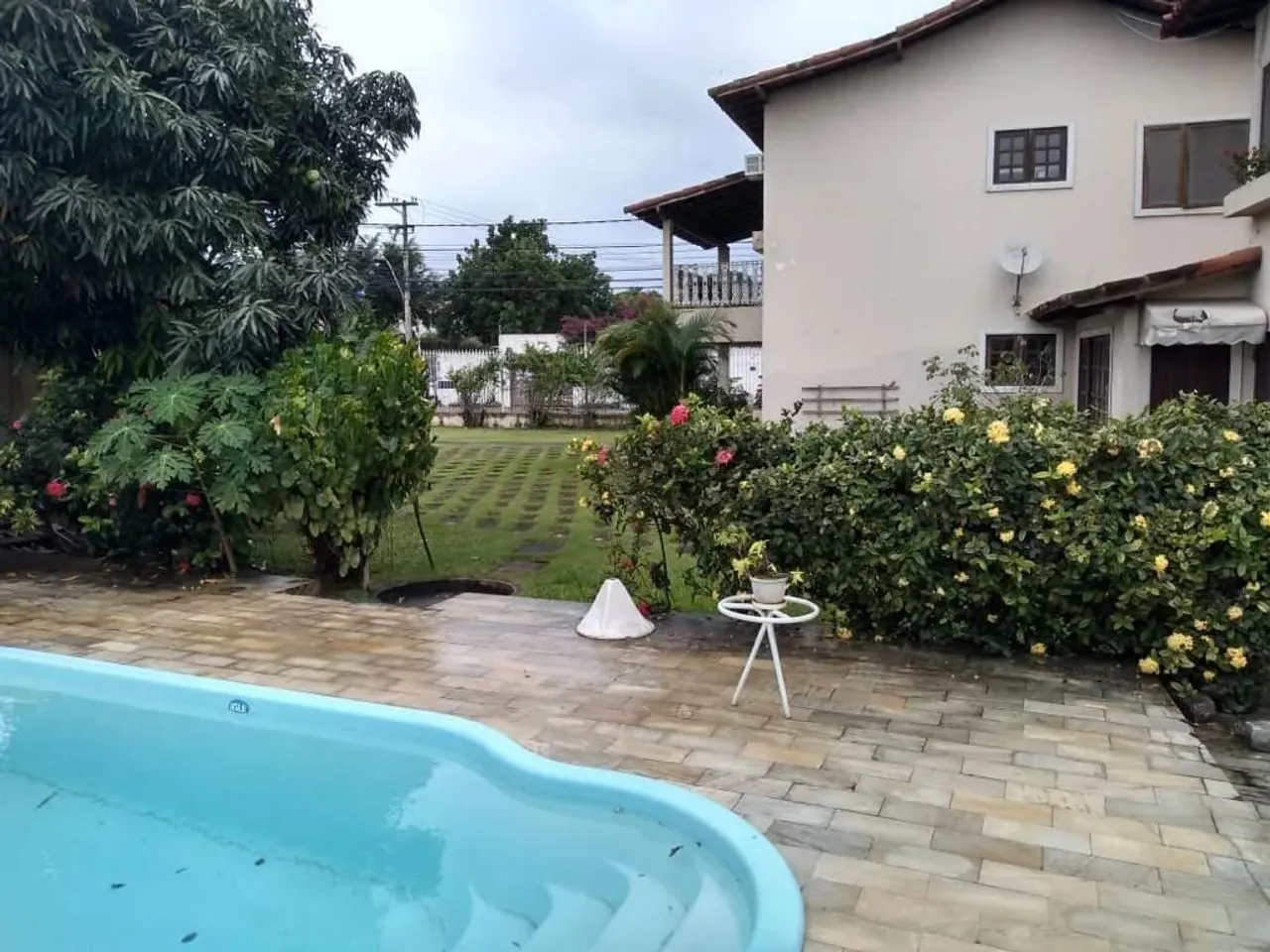Atlântica Imóveis tem ótima casa para venda/locação no bairro Centro em Rio das Ostras/RJ
