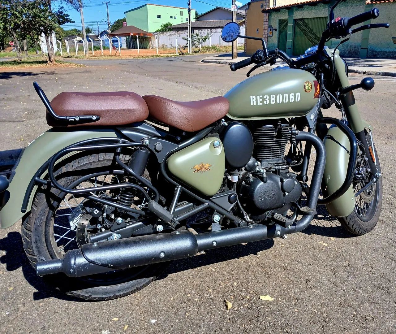 Royal Enfield Classic 350CC Verde Militar 24/25 - 4900km particular 
