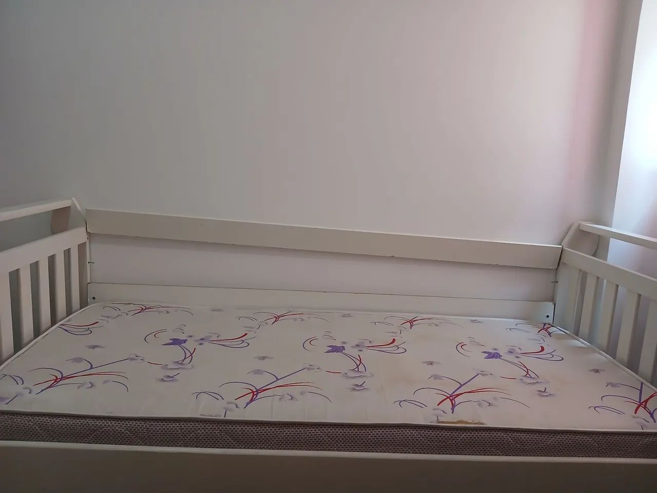 Cama babá/ infantil off white com colchão solteiro - Foto 3