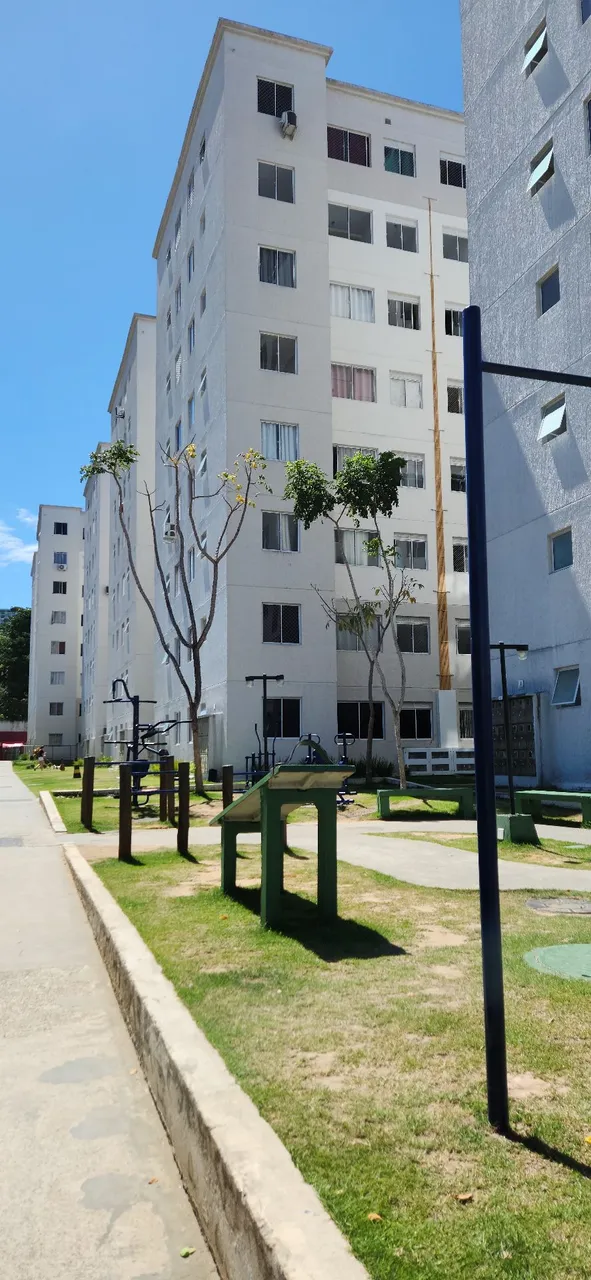 Vendo apartamento 2/4 em condomínio fechado