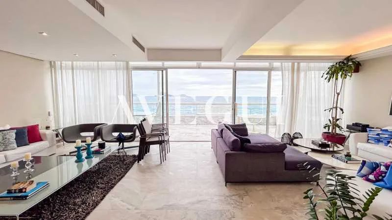 Cobertura linear vieira souto 250m²