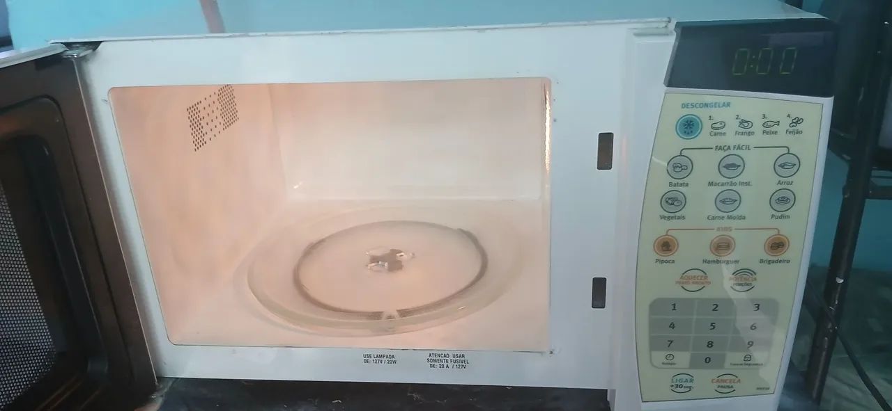 Microondas Electrolux 20L funcionando tudo - Foto 5