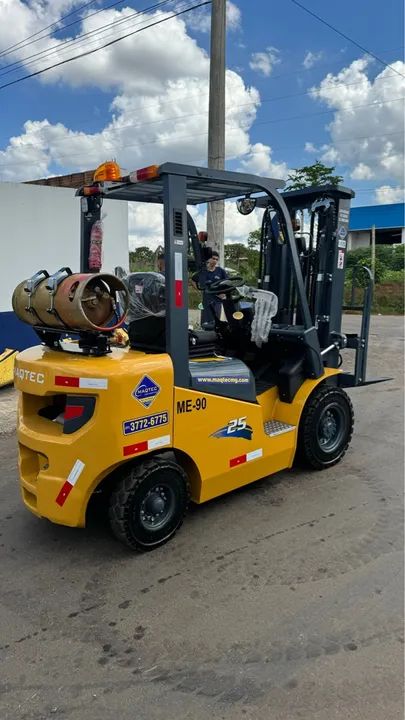 Empilhadeira Plasnox| A gás| torre triplex| Nova - Foto 3