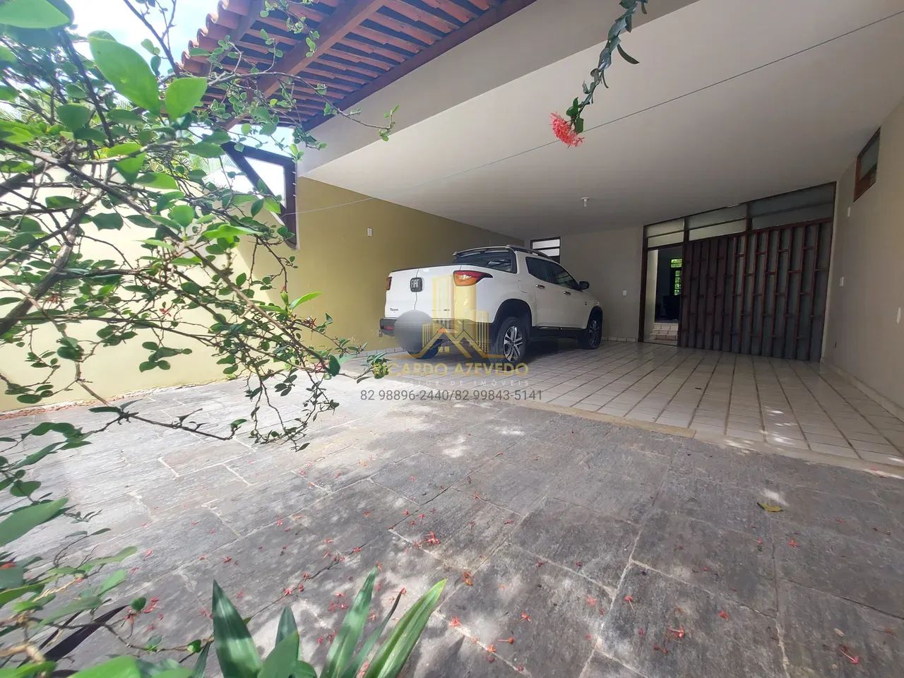 Bairro Jatiúca, Casa para locação comercial. Dois pavimentos, jardim, varanda, móveis plan - Foto 3