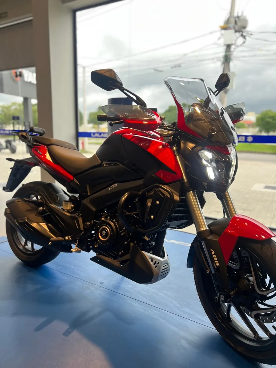 Motos BAJAJ DOMINAR no Brasil