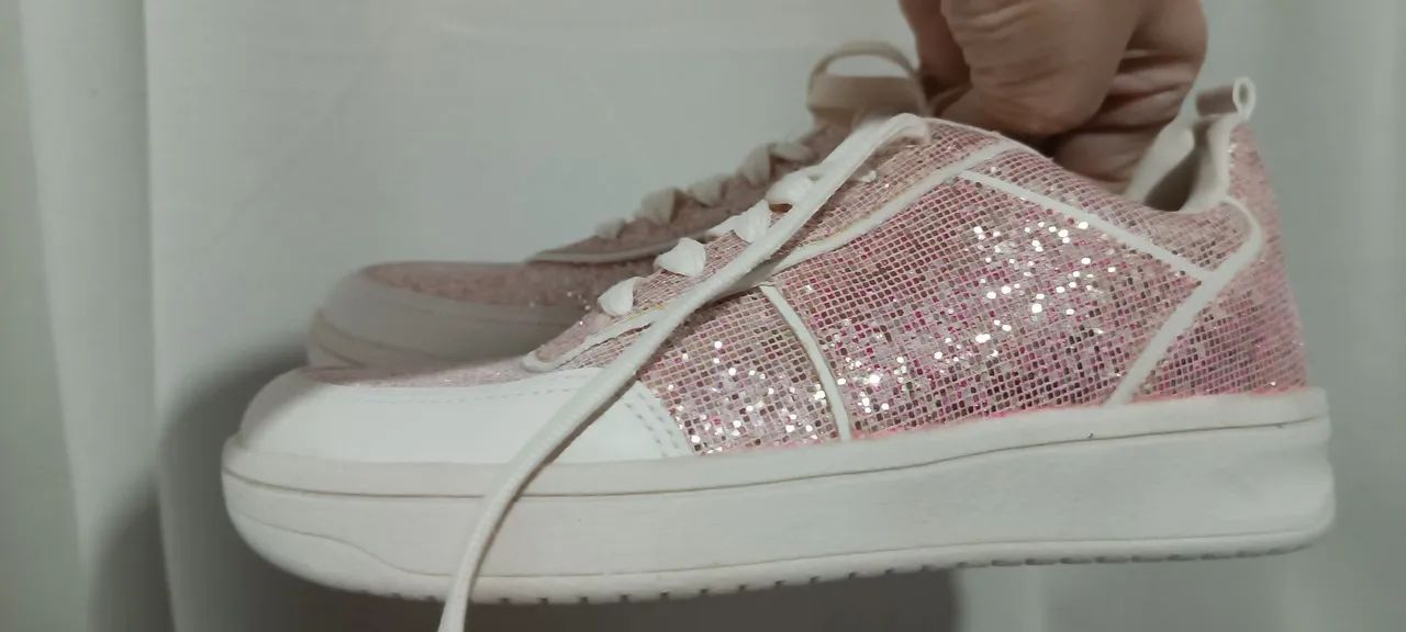 Tenis casual infantil com recortes e glitter TAM 34 novo - Foto 5