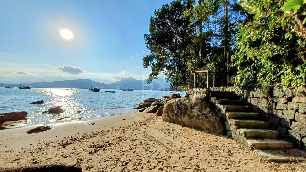 Casa Beira Mar em Ubatuba, Litoral Norte, 160m², 880m² A.T