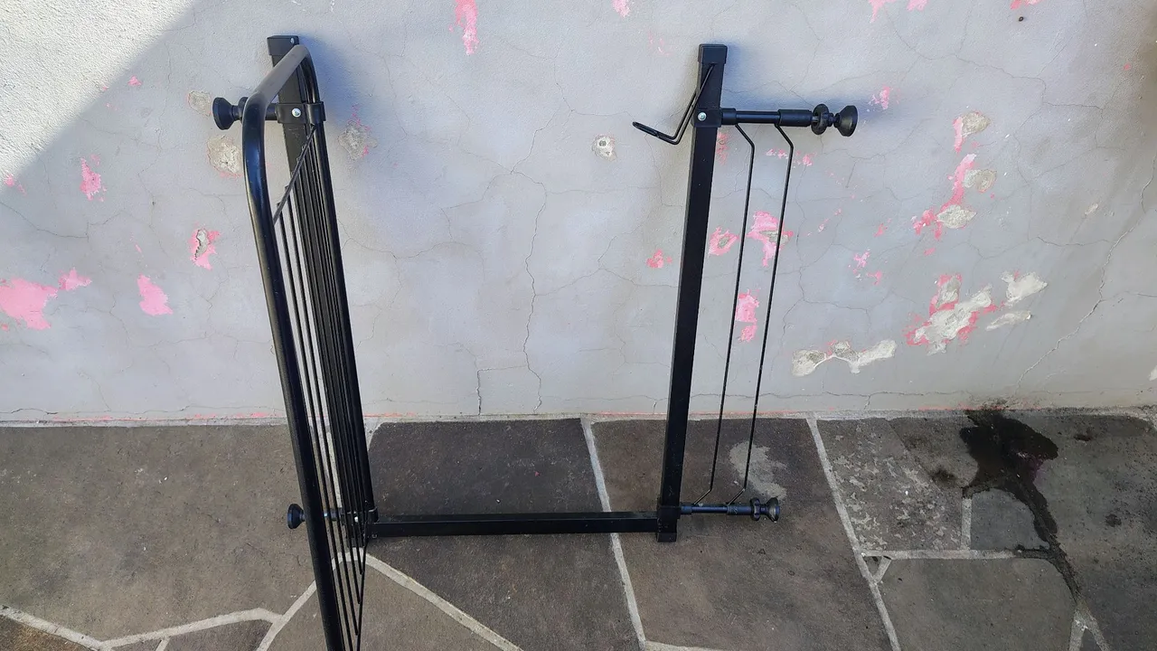Portão Pet Segurança para Cães e Bebês Largo 69 a 84cm C/Extensor 10cm Cor Preto